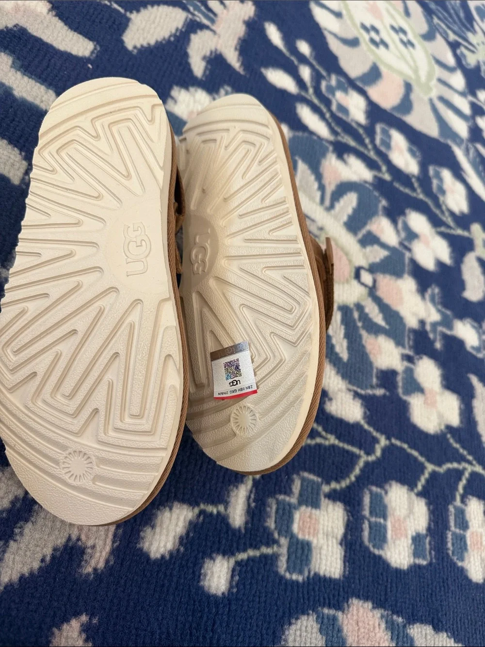 BNWT UGG Kids Chestnut Brown Suede Slip-On Clogs